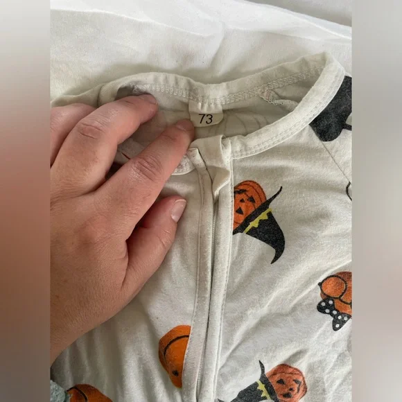 Set of baby girls Halloween clothes size 6-12 months - Picture 7 of 7